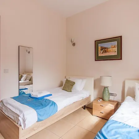 Harbour Views Gozitan Shared Pool - Happy *