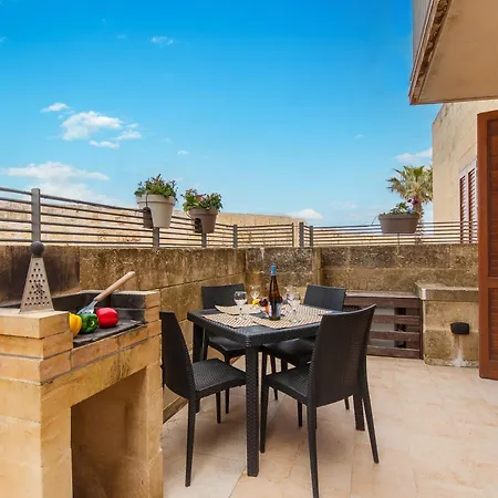 Harbour Views Gozitan Shared Pool - Happy Mgarr