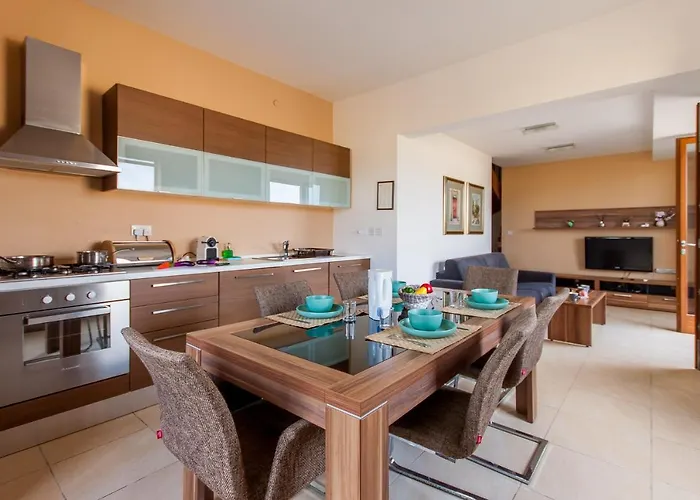 Harbour Views Gozitan Shared Pool - Happy *