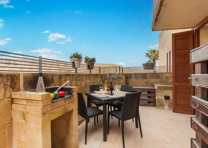 Harbour Views Gozitan Shared Pool - Happy Mgarr