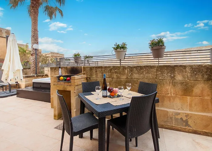 Harbour Views Gozitan Shared Pool - Happy