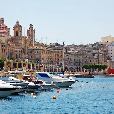 Harbour Views Gozitan Shared Pool - Happy Mgarr