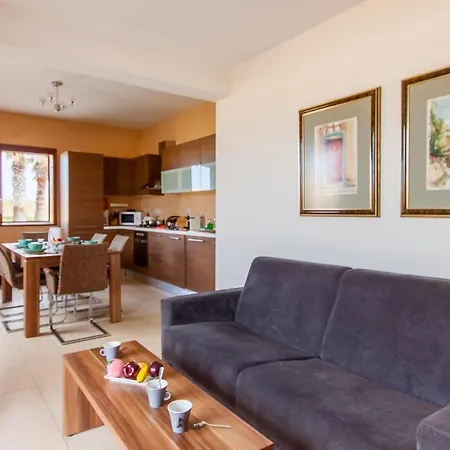 Harbour Views Gozitan Shared Pool - Happy Mgarr