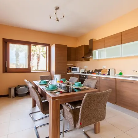 Hébergement de vacances Harbour Views Gozitan Shared Pool - Happy *