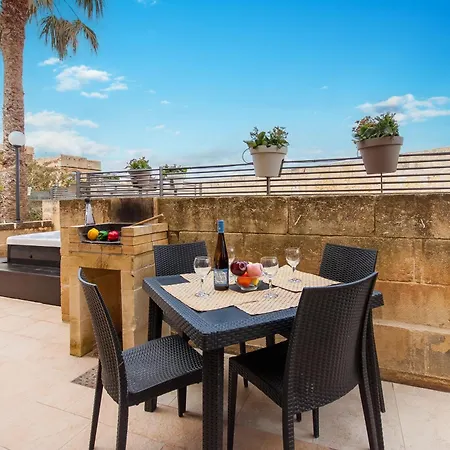 Harbour Views Gozitan Shared Pool - Happy