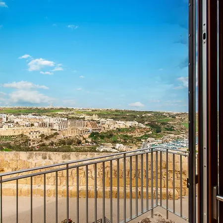 Dom wakacyjny Harbour Views Gozitan Shared Pool - Happy *