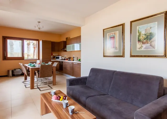 Harbour Views Gozitan Shared Pool - Happy Mgarr