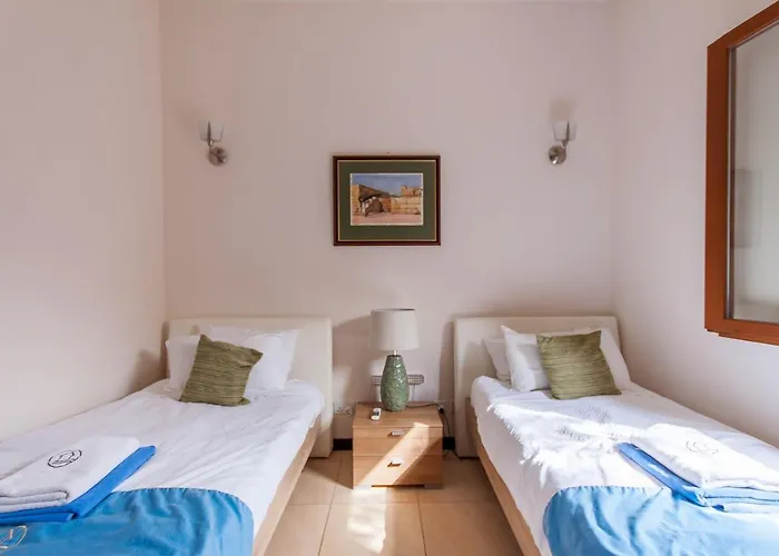 Harbour Views Gozitan Shared Pool - Happy Vakantiehuis *